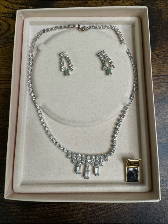 Vintage Jewelry - Silver Crystal Pendant Choker Necklace and Earrings Set - Women Jewelry